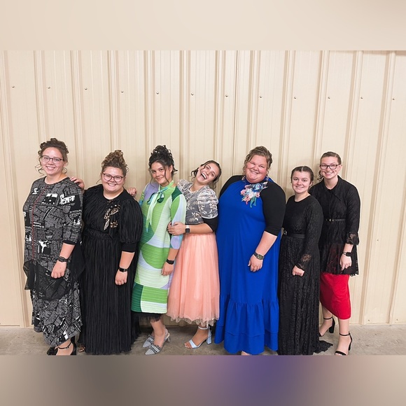 Meet your Posher, Kari - Picture 5 of 5